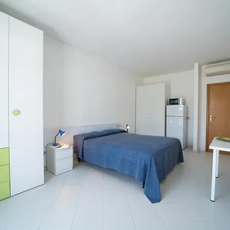 Szálloda Lorenza E Mini 3*